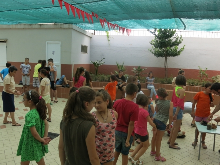 L'Ecole Ylber de Tirana, Albanie